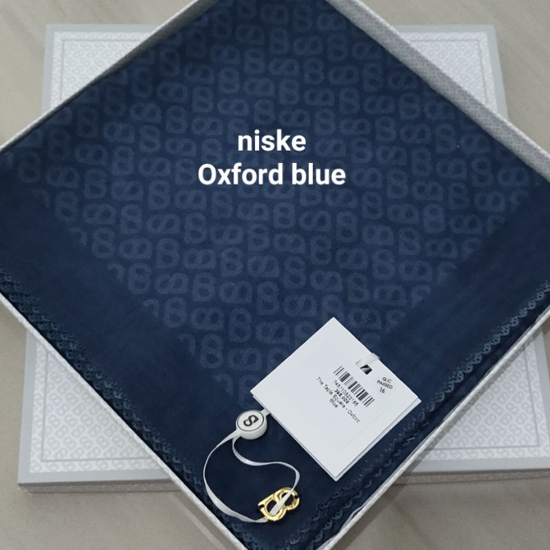 Buttonscarves Tapis Square "Oxford Blue