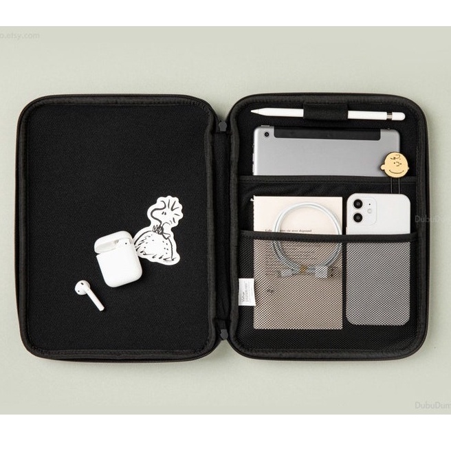 Sleeve Pouch Sarung Tas Bag Case Ipad Tab Tablet Macbook Air Pro Laptop Asus Acer Lenovo HP Huawei 11 12 13 14 15 inch Motif Gambar Kartun Cartoon Karakter Snoopy Warna Biru Hitam Lucu Cute Murah Korean Model Tali Jinjing Tebal Hard Shell