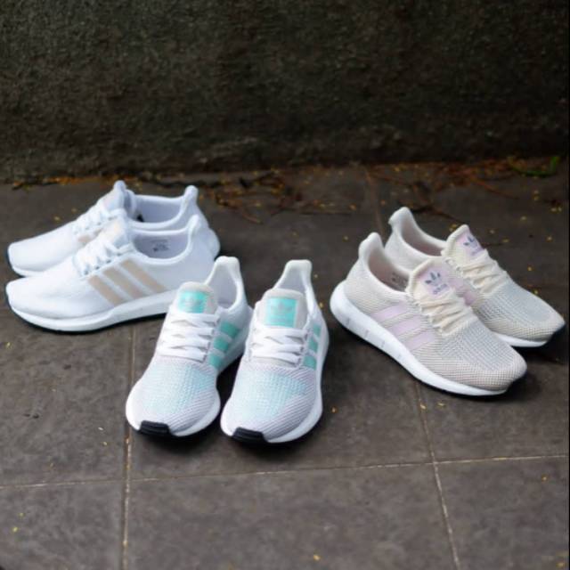 Sepatu Adidas Swift Run
