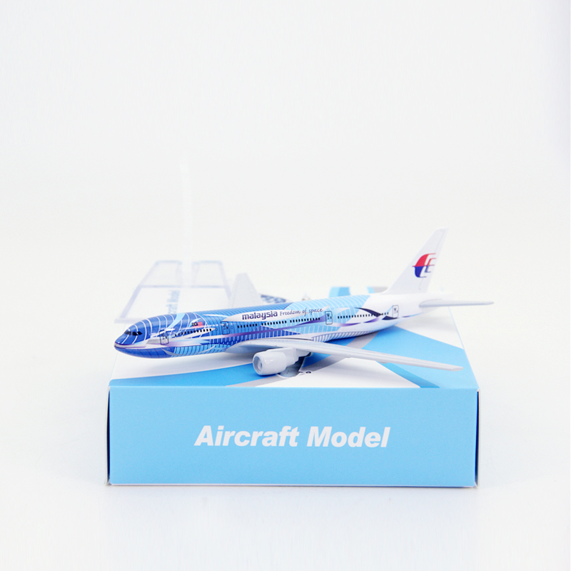 Boeing 777 Model Pesawat Airline B777 Die Cast Bahan Metal Alloy Ukuran 16CM