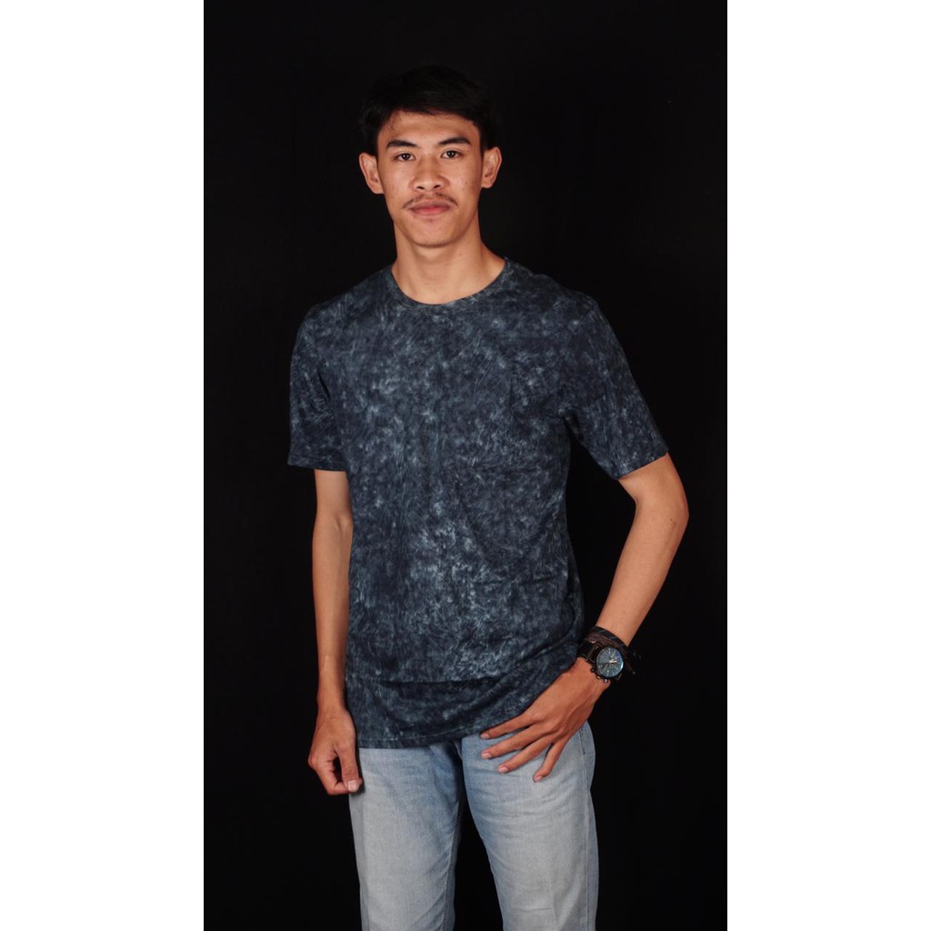 T-shirt Motif Blue Smoke Size L Unisex 30s Premium