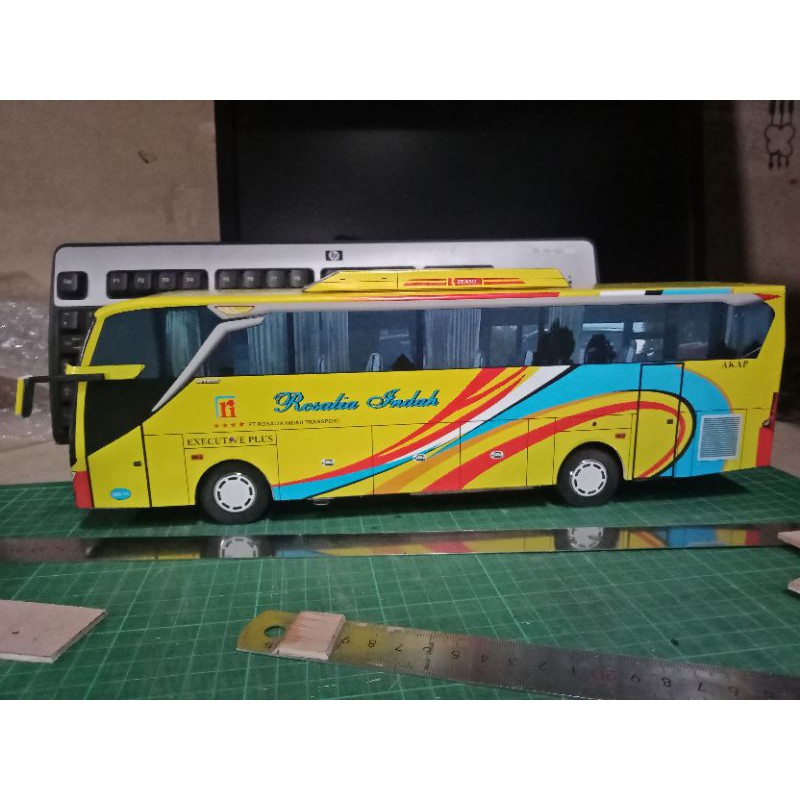 Miniatur bus RC remot control cas Rosalia indah jb3+ kuning