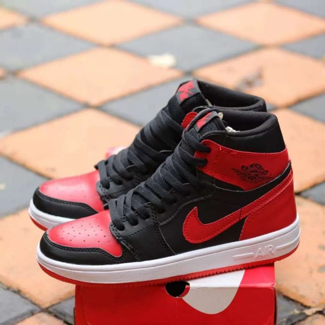 Nike Jordan 1 high merah hitam
