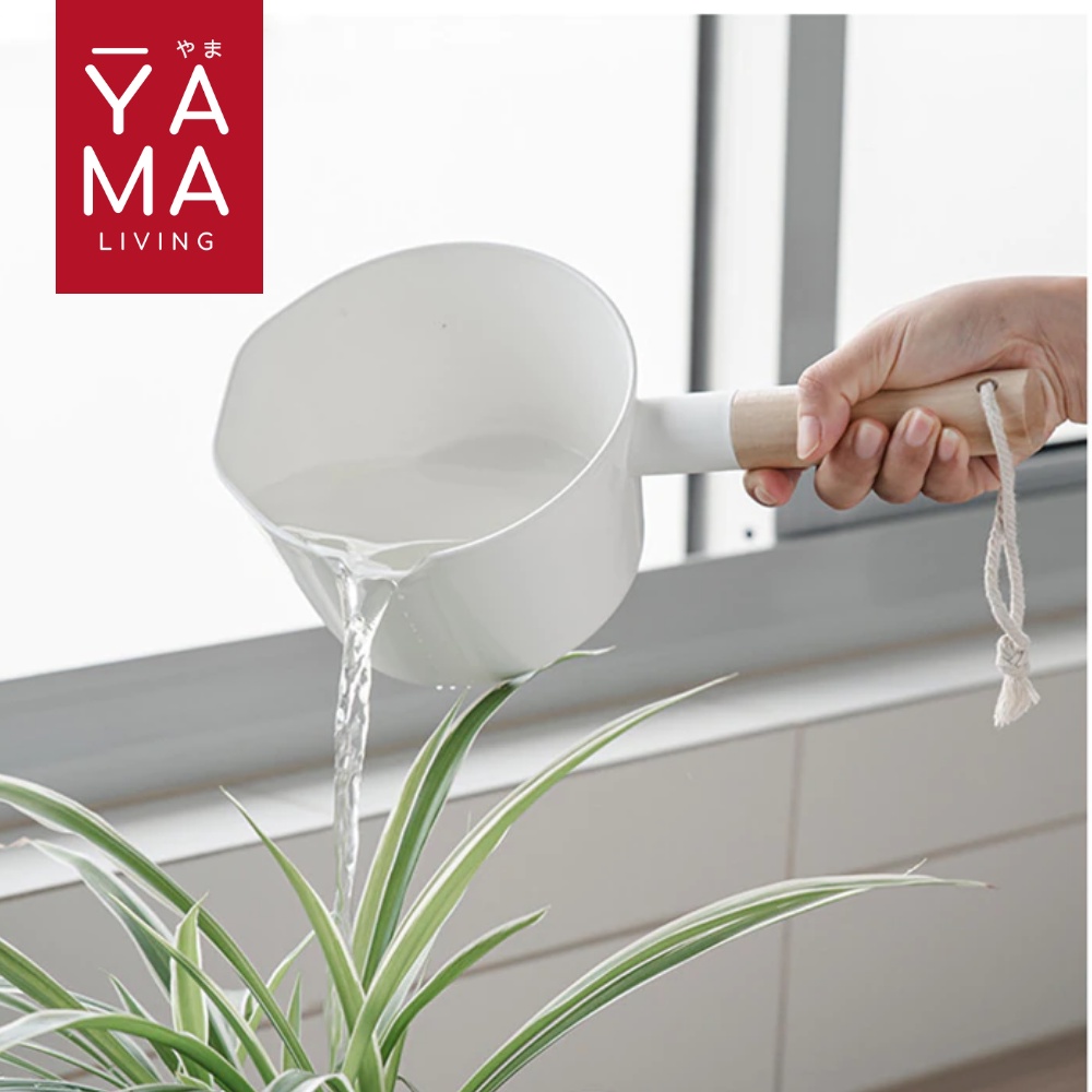 YAMA DEBA Wooden Scoop Gayung Air Mandi Dapur Putih Handle Kayu White