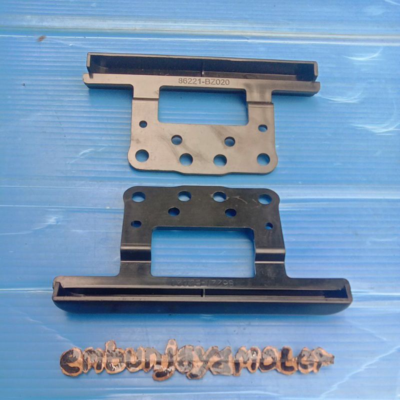 breket tape TV mobil universal original