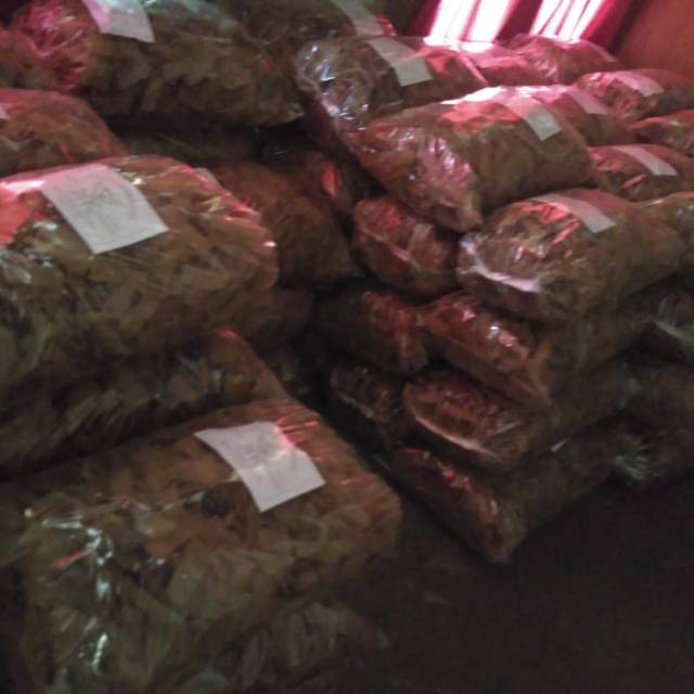 

Kerupuk gandum mentah 5kg