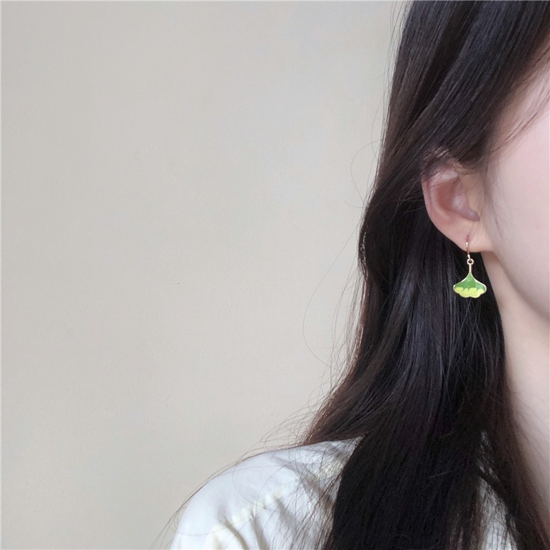 Anting Bentuk Daun Ginkgo Warna Hijau Alpukat Gaya Korea Untuk Perempuan