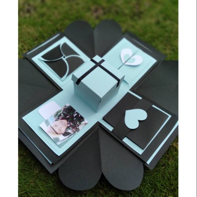 

EXPLOSION BOX MURAH, KADO WISUDA, KADO ULANG TAHUN, KADO ANNIVERSARY