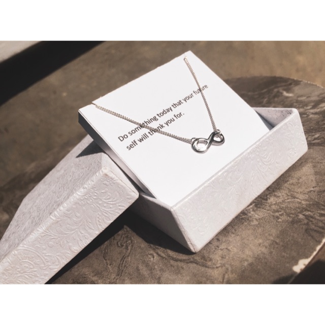 Kalung perak infinity