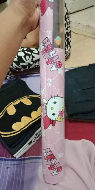 Grosir Murah_wallpaper Sticker Dinding Pink Ruang Tamu Dan Kamar Motif Hello Kitty Bintang Lucu