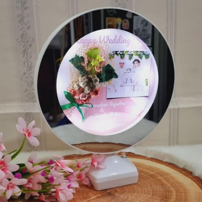 SEHARI JADI Cermin mirror frame foto bunga edelweis lampu LED rias magic ajaib hadiah kado gift cust