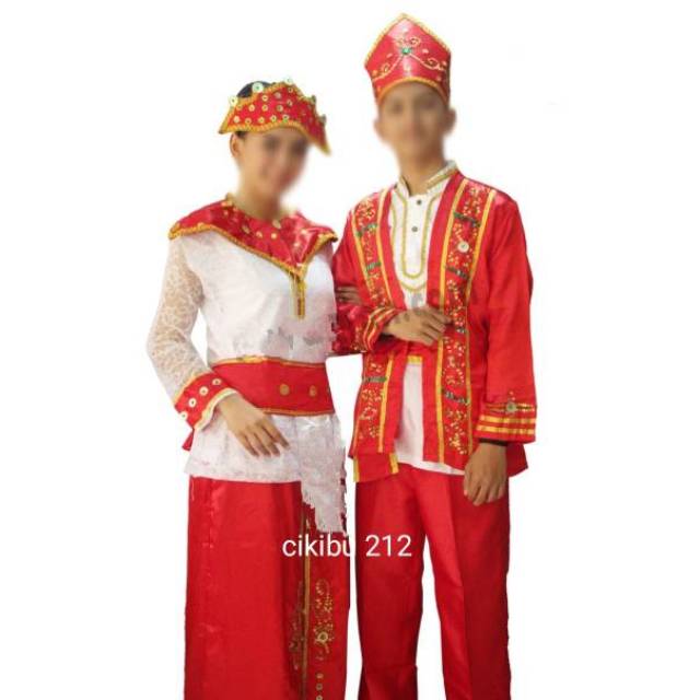 Baju adat maluku  dewasa