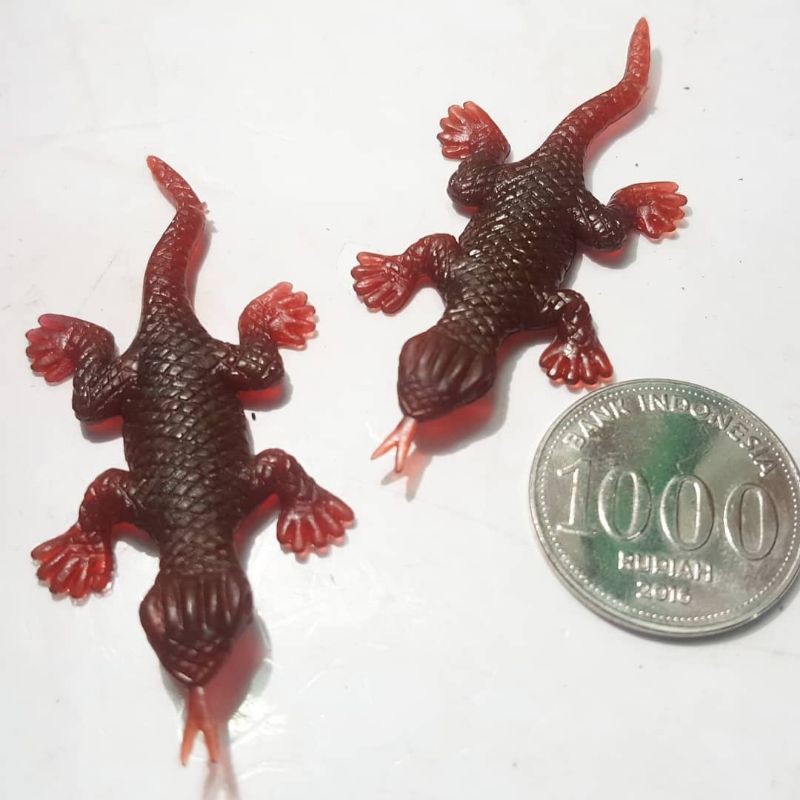 mainan jahil cicak palsu prank toy cecak reptil hewan karet