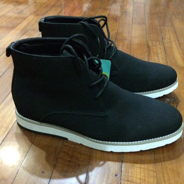 Sepatu ankleboot merk FOREVER 21 Men. Original. Size 43. Baru dan tanpa box.