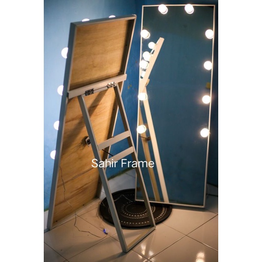 Standing Mirror Lampu