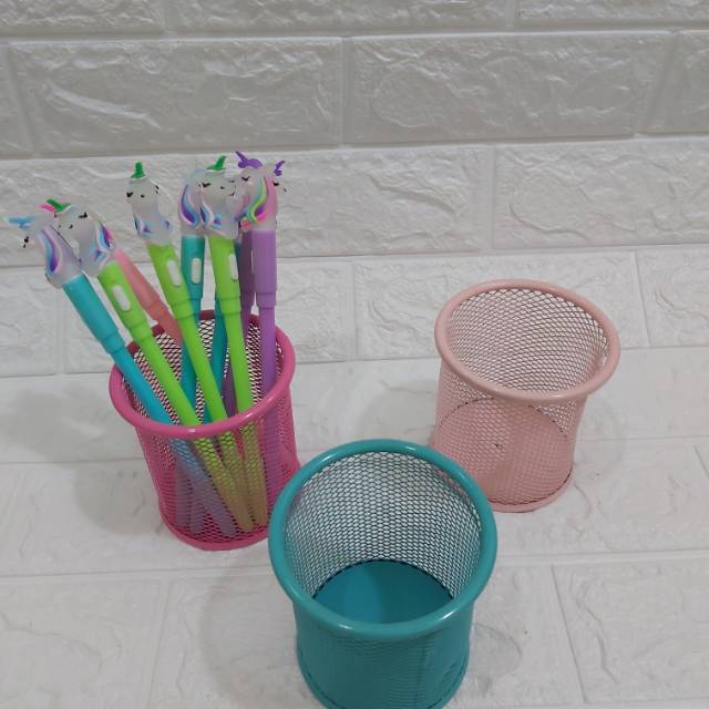 

Pen holder / tempat menaruh pulpen