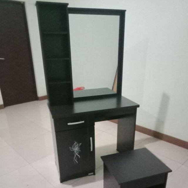 Meja Rias Mr 525