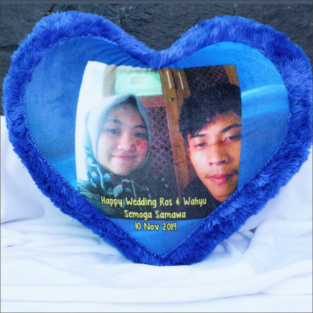 Bizzarpillow Bantal Foto Custom Bentuk Love BZ032