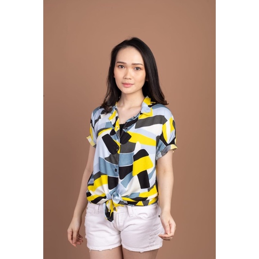 ATASAN KEMEJA CASUAL WANITA ABSTRACT RAYON  BUTTON LENGAN PENDEK (RKA1)