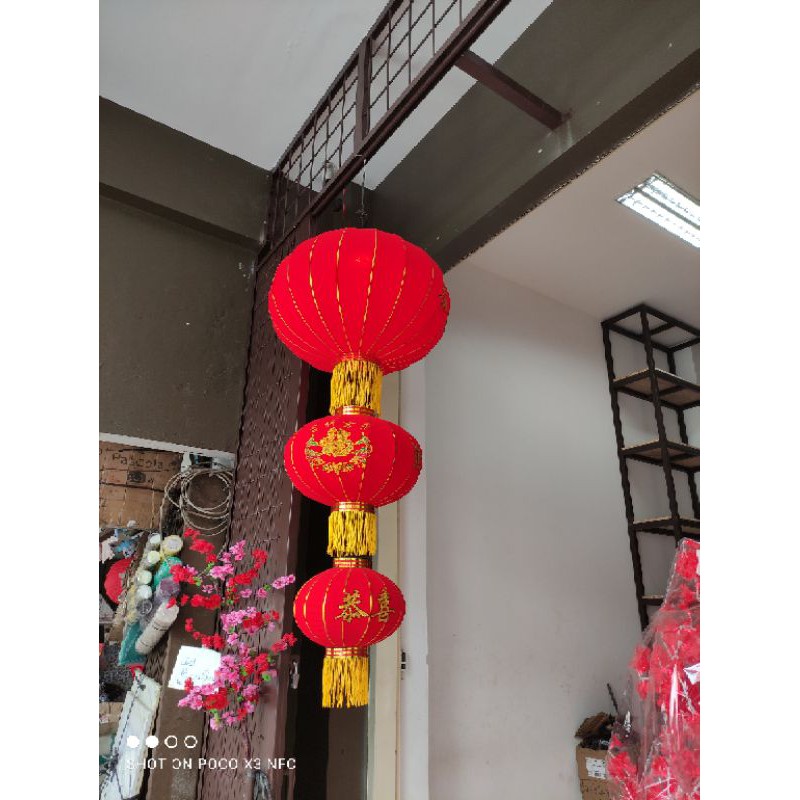 

lampion imlek bahan bludru 68 cm belom termasuk lampu satuan
