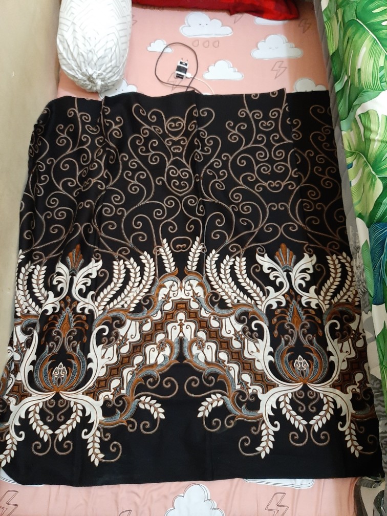 Kain Batik Solo Motif Kembangan Akar