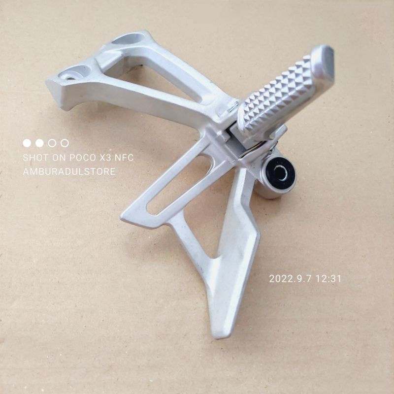 footstep postep kanan supra GTR 150 ori lospack sonic 150 footstep kanan supra gtr 150 pijakan kaki 