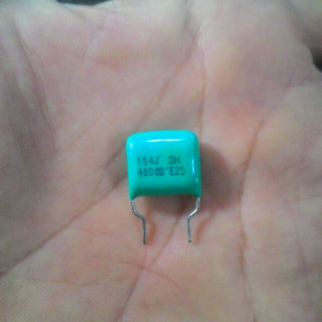 Kapasitor 154j 400
