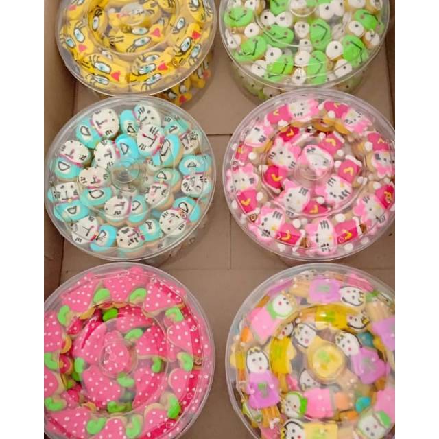 

Paket kue lebaran karakter cartoon lucu