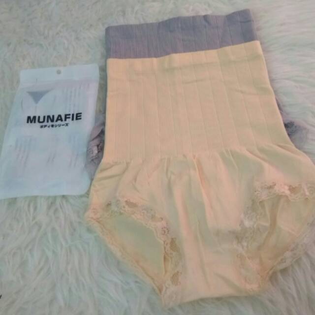 Munafie Panjang dengan Stiker Hijau / celana dalam munafie / celana munafie / celana dalam import