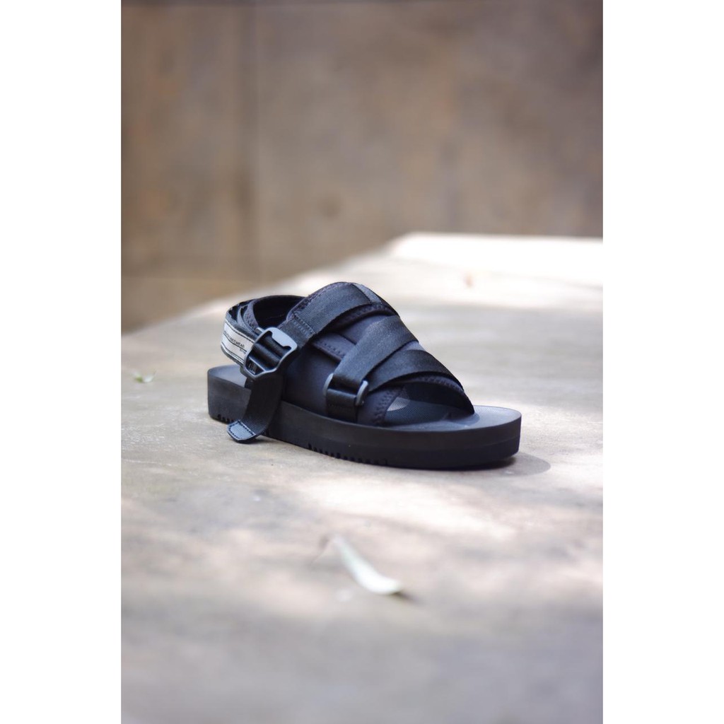 SANDAL KASUAL PRIA WANITA VOLKERFOOTWEAR ARTIKEL MOCK UP FULLBLACK SOLECUTE