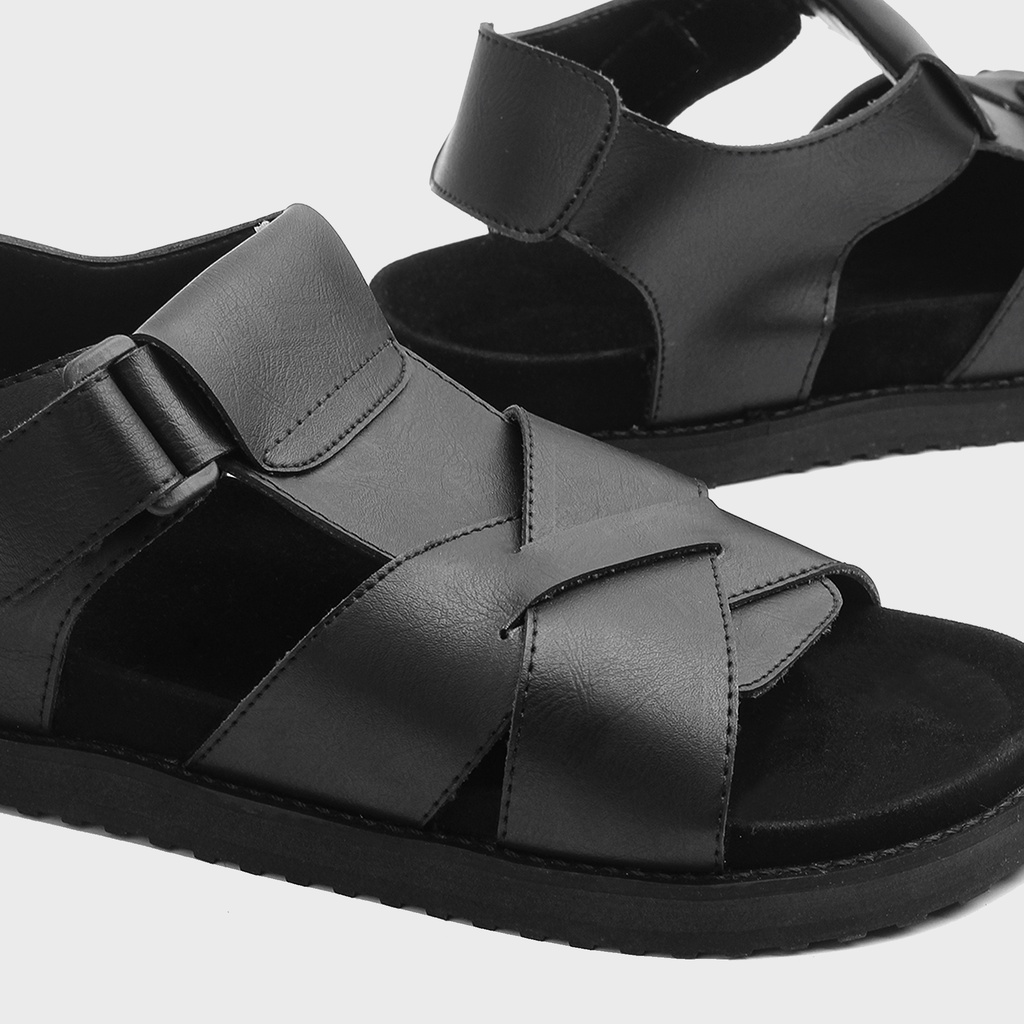 Caster Black | Sendal Casual Hitam Original Kasual Chunky Pria Cowok Sandal | FORIND x Giant Flames