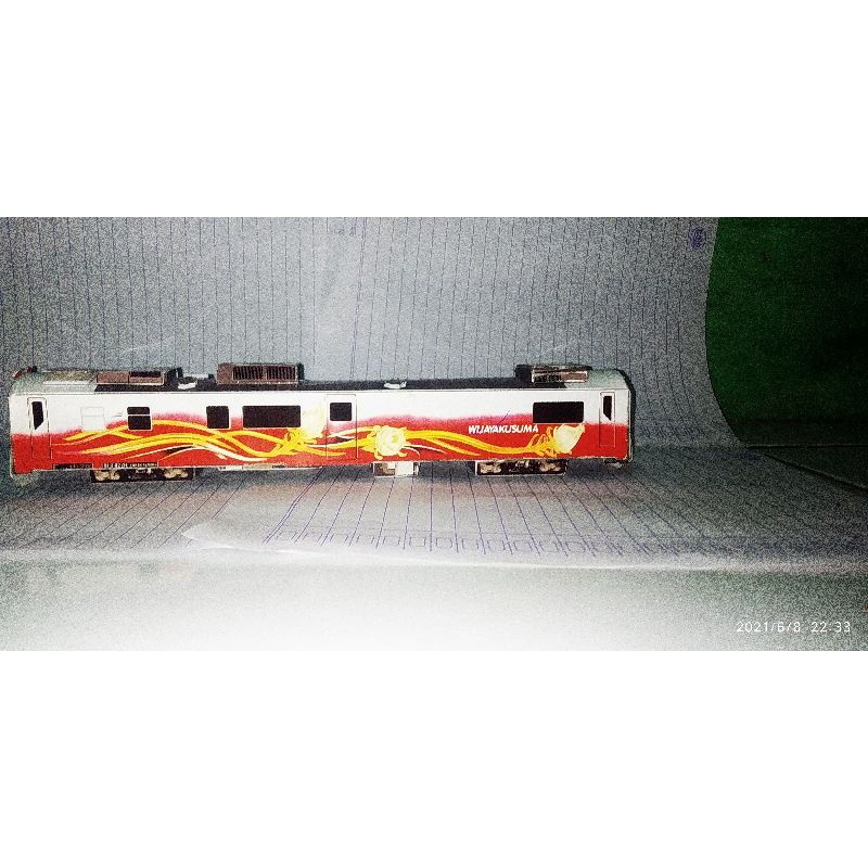 papercraft kereta api kertas