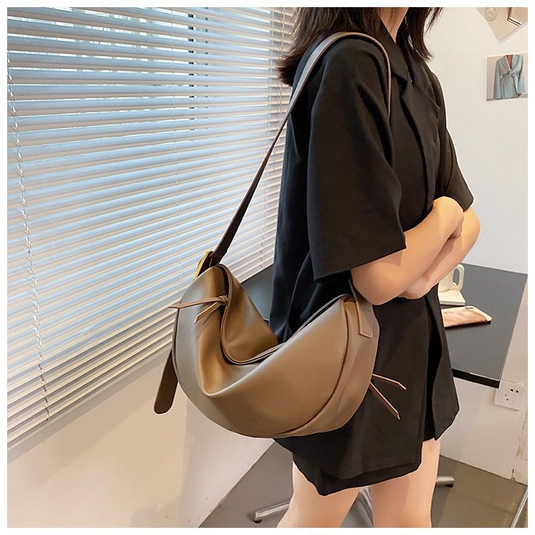 BJ20513 - BEIGE/BLACK/BROWN/COFFEE/KHAKI - TAS SLEMPANG TAS BAHU SHOULDERBAG WANITA FASHION IMPORT MODIS ELEGAN TERMURAH TERLARIS TERBARU BAGSTORE JAKARTA TAS BATAM JT0513 EL5370 BQ3377 GT1940 LT2095