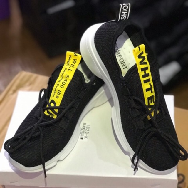 Kets SUPREME 1823 PREMIUM Hitam lidah Kuning