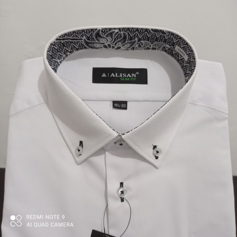 KEMEJA ALISAN PUTIH KOMBINASI BATIK LEHER DOBY