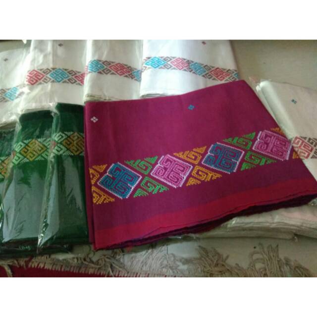 KTJ 107 kain tenun pamiring pabintik ungu motif toraja