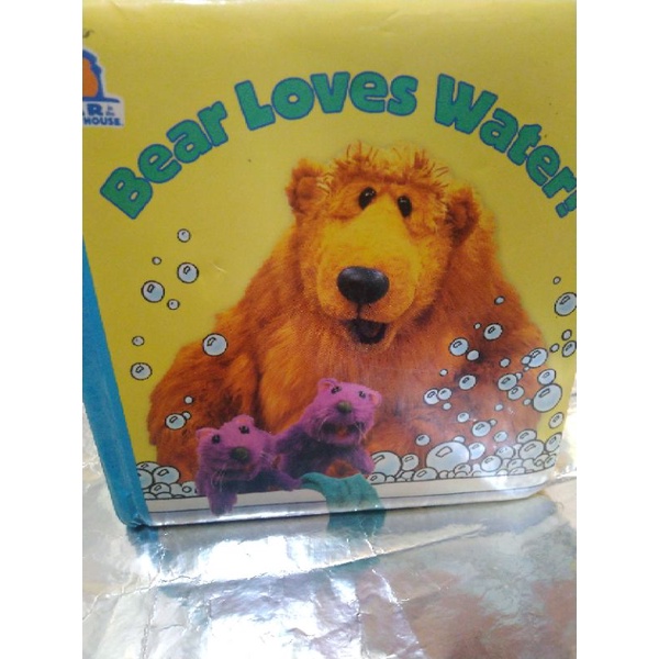 

BUKU HARDCOVER IMPOR " BEARS LOVE WATER" ( ORI/ PRELOVED) utk Balita/ preschool
