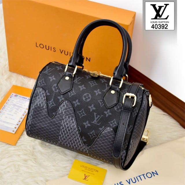 LOUIS VUITTON Speedy  Bag Medium Size  Series 40392