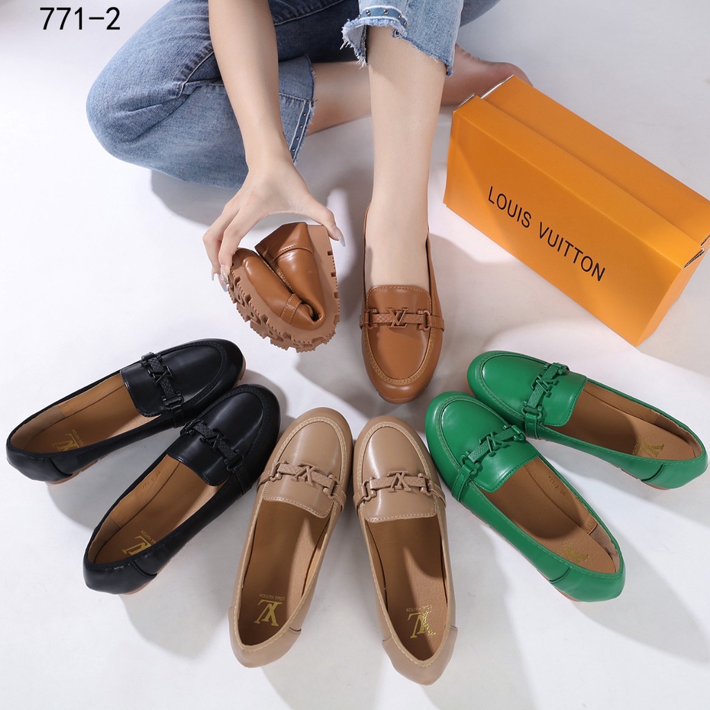 Leather Logo Buckle Flat Shoes 771-2