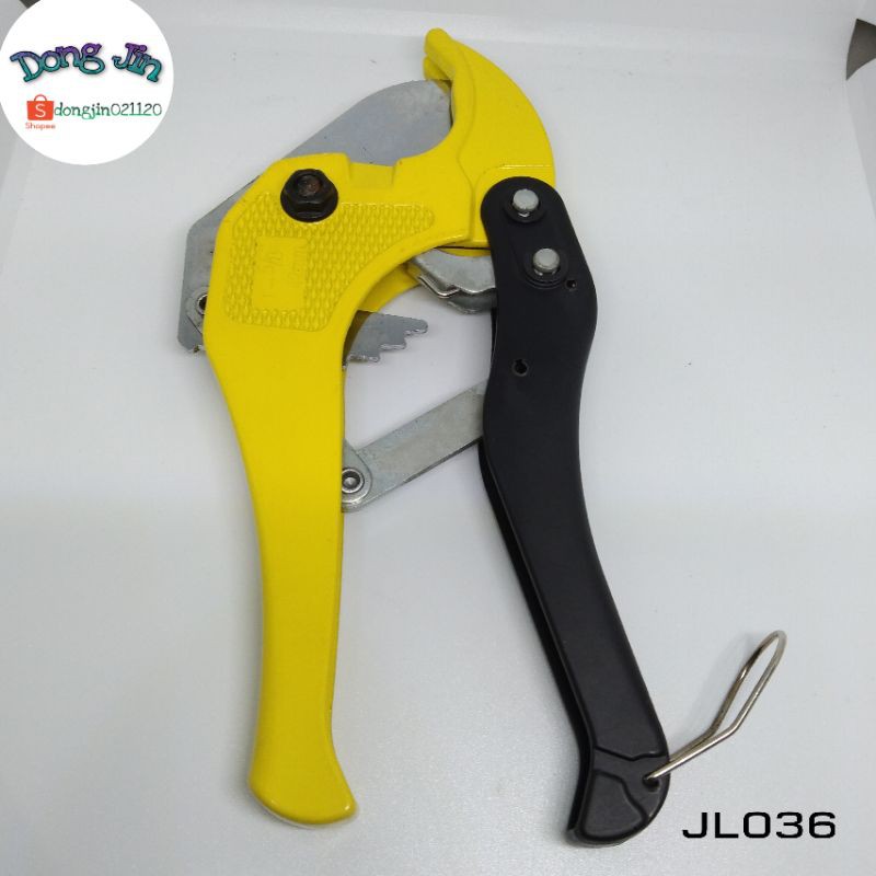 Gunting Pemotong Pipa atau Selang