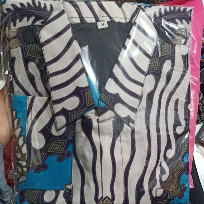 PITO JIWO MARTOWIRO KEMEJA BATIK PRIA LENGAN PANJANG PENDEK LAPIS FURING ATASAN BATIK PRIA MODERN TROMPET  PANTARA NAVY KANGEN KAMULYAN IJO AKTI KUNINGA NJAWI NAVY WULUNG INGSON KADUNG KULINO WARU KAMULYAN WARU MARON ASWO MULYO IJO MESEM MESEM KAMULYAN