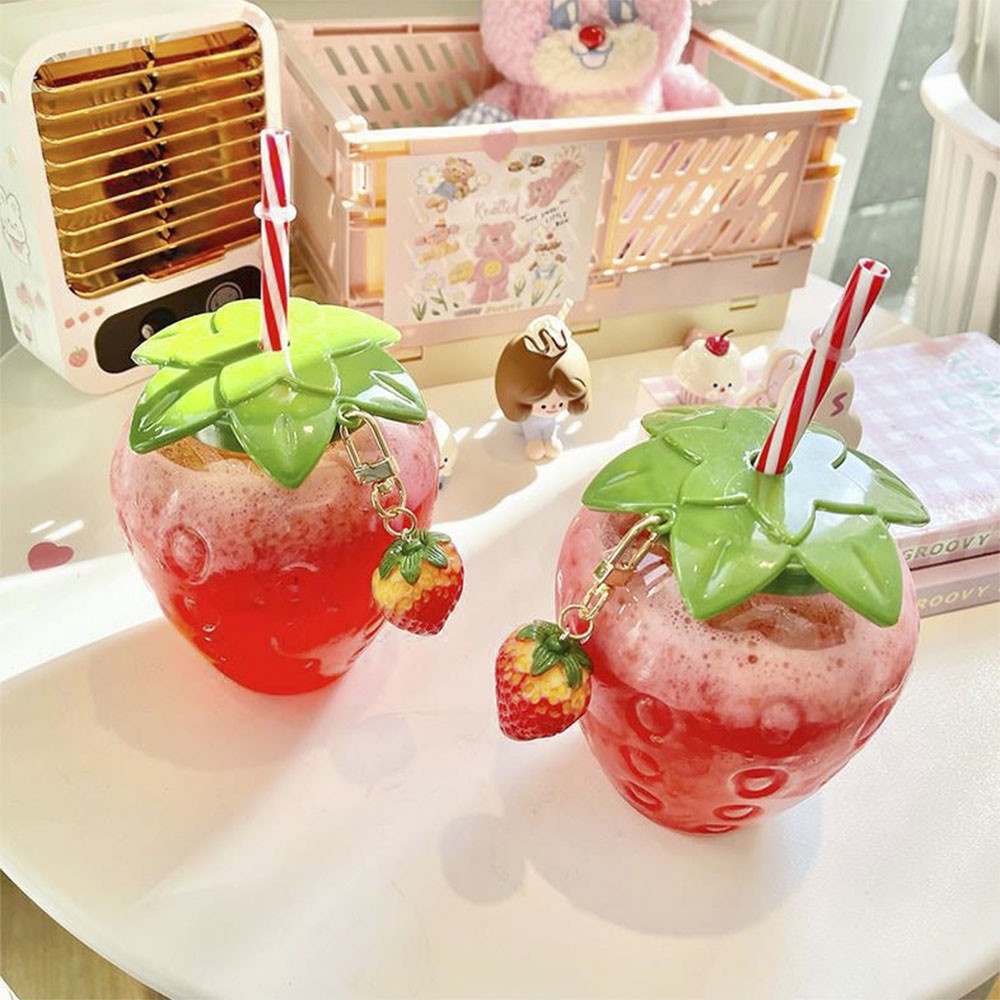 Botol Minum Susu Teh Bahan Plastik Motif Strawberry Dengan Sedotan Untuk Wanita