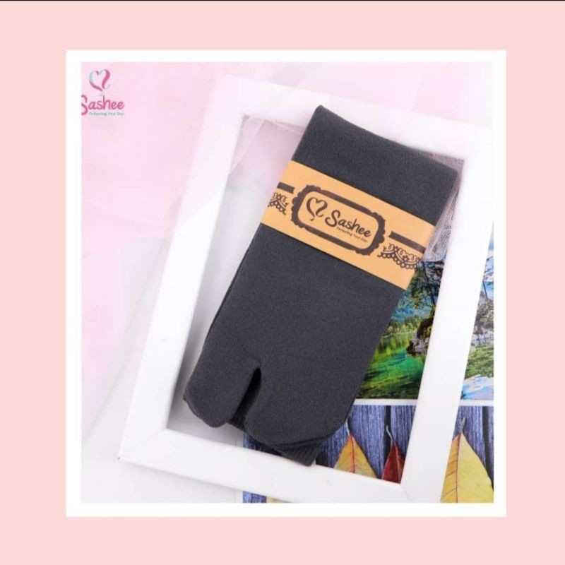 Sashee Kaos Kaki Jempol Basic-Abutua