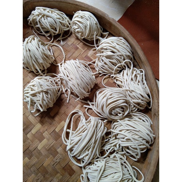 

Mie Basah/Mie Mentah 1 kg/Mie fress/biasa di buat mie ayam & mie setan t
