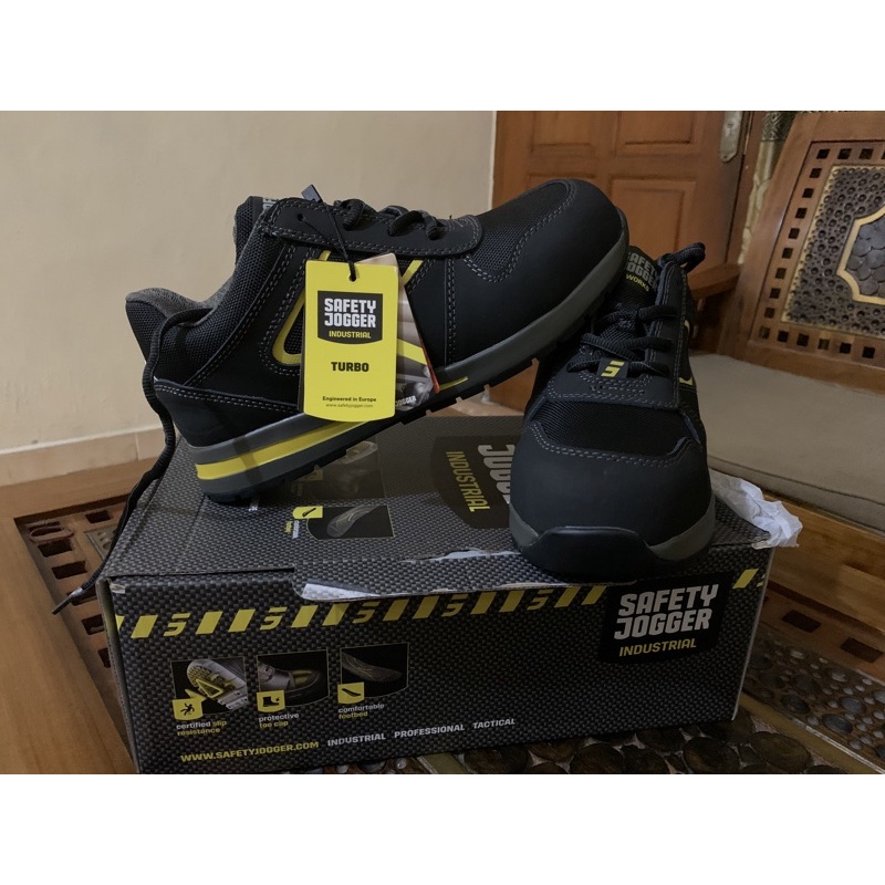 safety jogger shoes