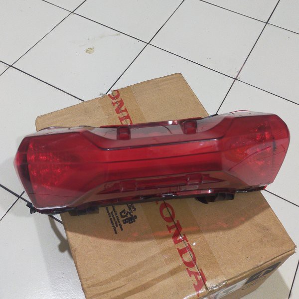 lampu stop belakang adv 150 original k0w