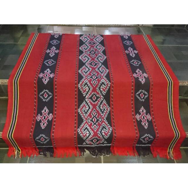 Blangket Tenun Motif Toraja Merah