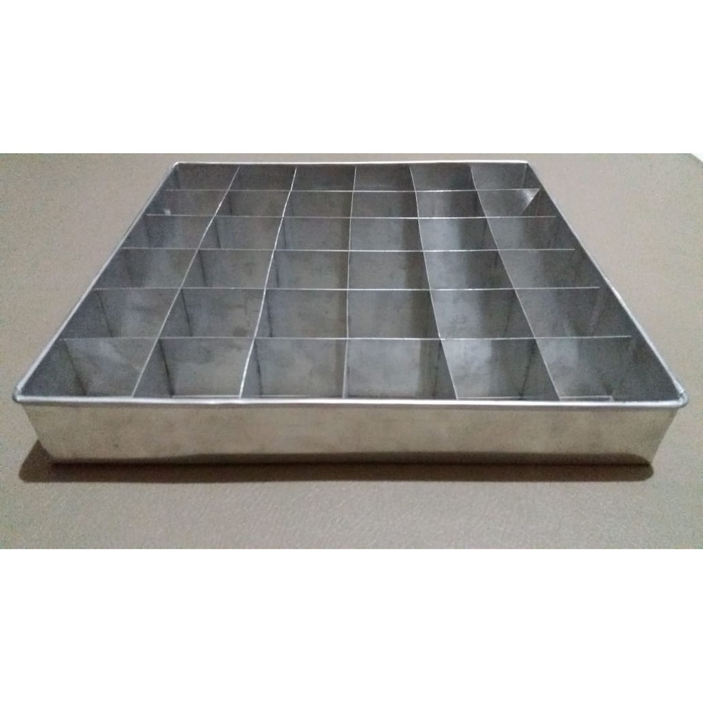Loyang Sekat Brownies / Bolu Uk. 28 X 28 Cm