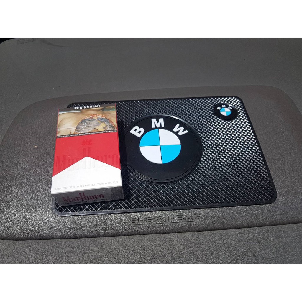 Dashmat anti slip sticky pad mobil BMW X1 X3 X5 X6 320 320i 520 520i 328 528 520d 318i E90 116i M4