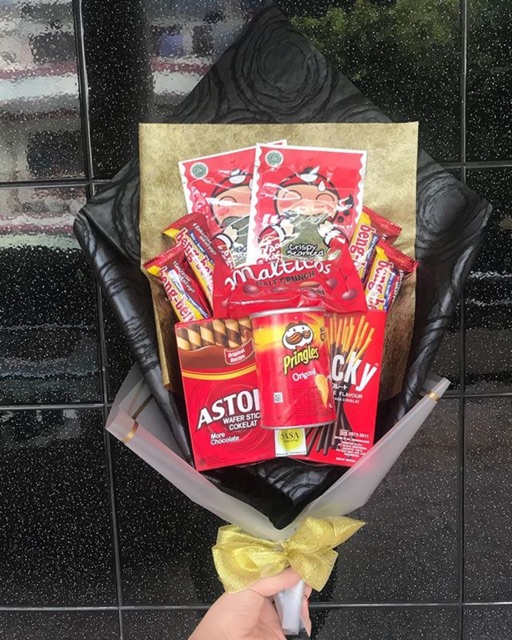

Snack Bouquet - Red Gold / Buket Snack / Buket Wisuda / Buket Coklat